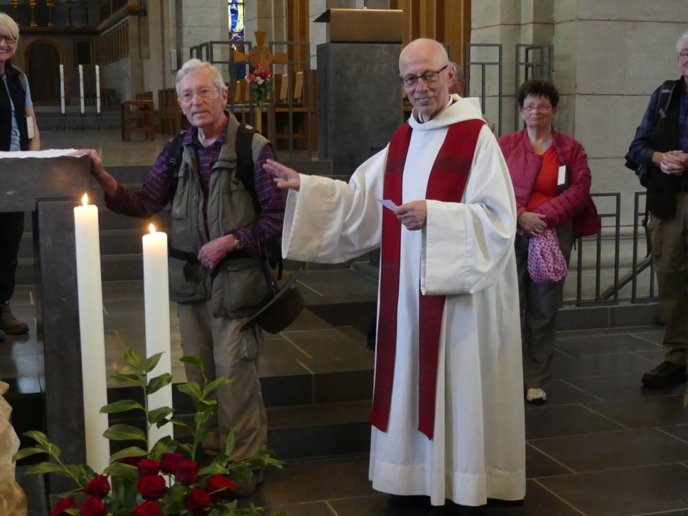 Hans-Josef Koggel mit Pater Athanasius 